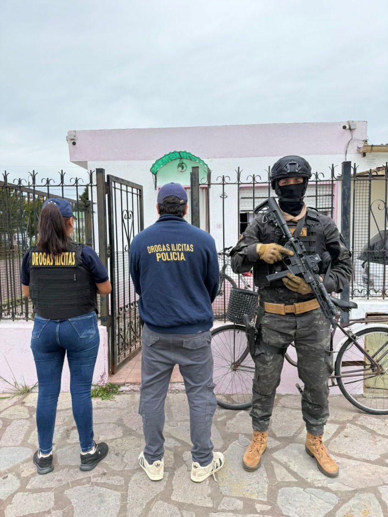 Madre e hija aprehendidas por venta de droga